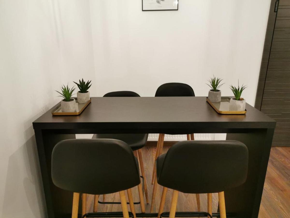 Style Hotel Ungheni Targ 외부 사진