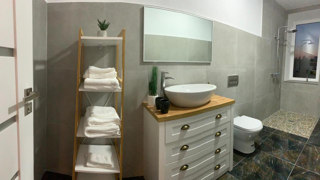 Style Hotel Ungheni Targ 외부 사진